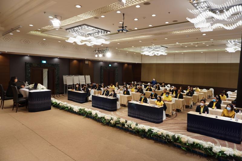 ภาพถ่าย ใช้ปุ่มลูกศร ซ้าย หรือ ขวา เลื่อนภาพถ่าย หรือปุ่มสามเหลี่ยมฉายภาพอัตโนมัติ  ถ้าต้องการบันทึกภาพ ใช้เมาส์คลิกขวาเลือกหัวข้อ  เป็นรูปภาพเป็น.. หรือ save as.. แสดงเต็มจอภาพ กุดปุ่ม F11 