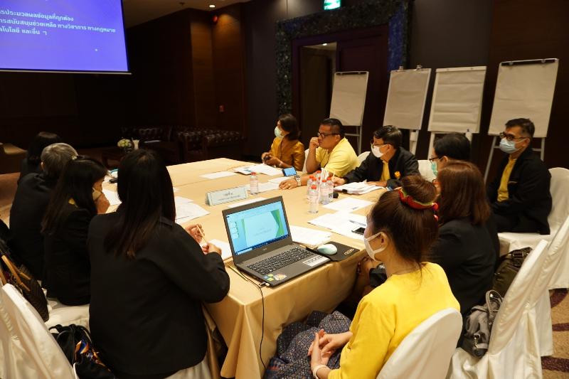 ภาพถ่าย ใช้ปุ่มลูกศร ซ้าย หรือ ขวา เลื่อนภาพถ่าย หรือปุ่มสามเหลี่ยมฉายภาพอัตโนมัติ  ถ้าต้องการบันทึกภาพ ใช้เมาส์คลิกขวาเลือกหัวข้อ  เป็นรูปภาพเป็น.. หรือ save as.. แสดงเต็มจอภาพ กุดปุ่ม F11 