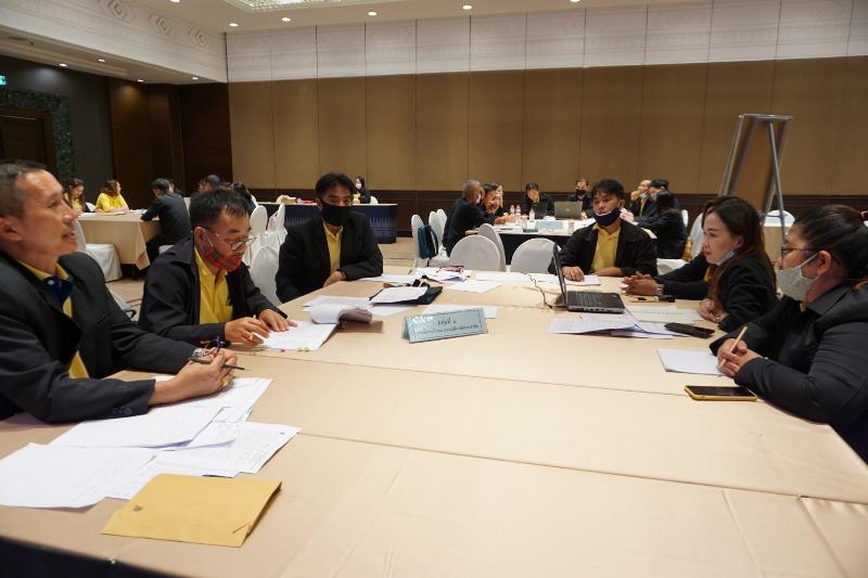 ภาพถ่าย ใช้ปุ่มลูกศร ซ้าย หรือ ขวา เลื่อนภาพถ่าย หรือปุ่มสามเหลี่ยมฉายภาพอัตโนมัติ  ถ้าต้องการบันทึกภาพ ใช้เมาส์คลิกขวาเลือกหัวข้อ  เป็นรูปภาพเป็น.. หรือ save as.. แสดงเต็มจอภาพ กุดปุ่ม F11 