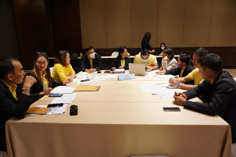 ภาพถ่าย ใช้ปุ่มลูกศร ซ้าย หรือ ขวา เลื่อนภาพถ่าย หรือปุ่มสามเหลี่ยมฉายภาพอัตโนมัติ  ถ้าต้องการบันทึกภาพ ใช้เมาส์คลิกขวาเลือกหัวข้อ  เป็นรูปภาพเป็น.. หรือ save as.. แสดงเต็มจอภาพ กุดปุ่ม F11 