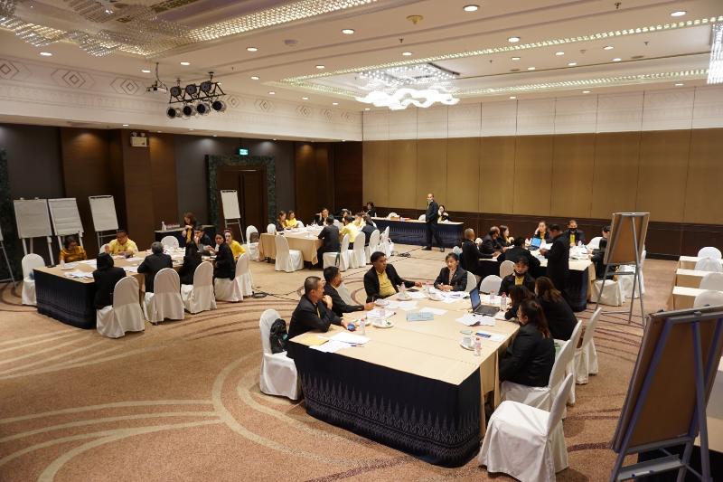 ภาพถ่าย ใช้ปุ่มลูกศร ซ้าย หรือ ขวา เลื่อนภาพถ่าย หรือปุ่มสามเหลี่ยมฉายภาพอัตโนมัติ  ถ้าต้องการบันทึกภาพ ใช้เมาส์คลิกขวาเลือกหัวข้อ  เป็นรูปภาพเป็น.. หรือ save as.. แสดงเต็มจอภาพ กุดปุ่ม F11 