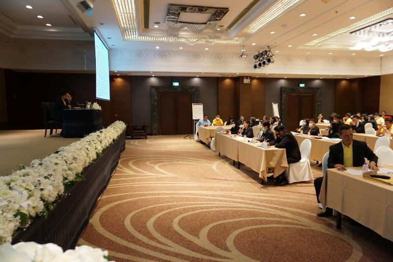 ภาพถ่าย ใช้ปุ่มลูกศร ซ้าย หรือ ขวา เลื่อนภาพถ่าย หรือปุ่มสามเหลี่ยมฉายภาพอัตโนมัติ  ถ้าต้องการบันทึกภาพ ใช้เมาส์คลิกขวาเลือกหัวข้อ  เป็นรูปภาพเป็น.. หรือ save as.. แสดงเต็มจอภาพ กุดปุ่ม F11 