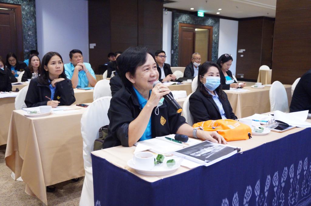 ภาพถ่าย ใช้ปุ่มลูกศร ซ้าย หรือ ขวา เลื่อนภาพถ่าย หรือปุ่มสามเหลี่ยมฉายภาพอัตโนมัติ  ถ้าต้องการบันทึกภาพ ใช้เมาส์คลิกขวาเลือกหัวข้อ  เป็นรูปภาพเป็น.. หรือ save as.. แสดงเต็มจอภาพ กุดปุ่ม F11 