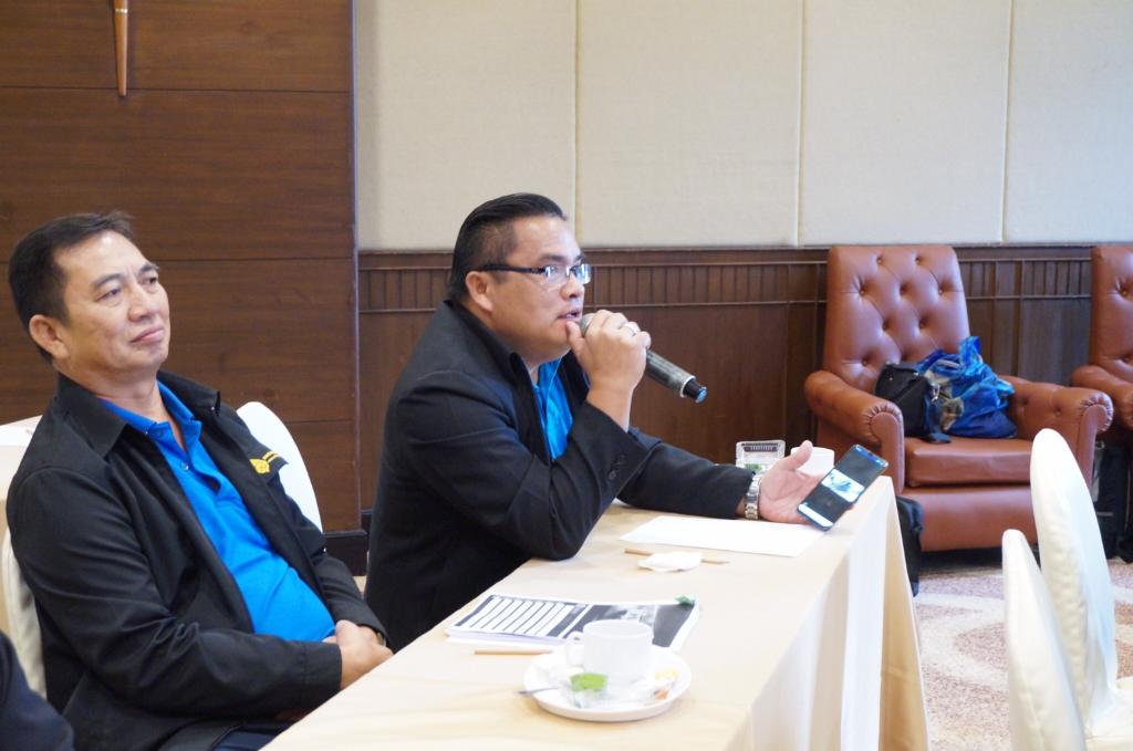 ภาพถ่าย ใช้ปุ่มลูกศร ซ้าย หรือ ขวา เลื่อนภาพถ่าย หรือปุ่มสามเหลี่ยมฉายภาพอัตโนมัติ  ถ้าต้องการบันทึกภาพ ใช้เมาส์คลิกขวาเลือกหัวข้อ  เป็นรูปภาพเป็น.. หรือ save as.. แสดงเต็มจอภาพ กุดปุ่ม F11 