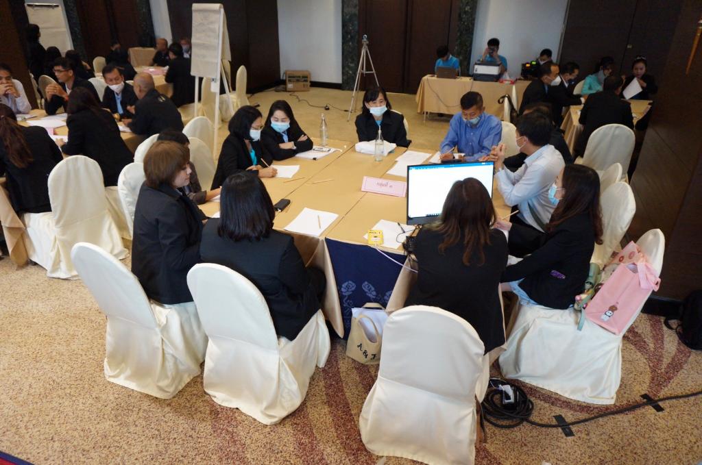 ภาพถ่าย ใช้ปุ่มลูกศร ซ้าย หรือ ขวา เลื่อนภาพถ่าย หรือปุ่มสามเหลี่ยมฉายภาพอัตโนมัติ  ถ้าต้องการบันทึกภาพ ใช้เมาส์คลิกขวาเลือกหัวข้อ  เป็นรูปภาพเป็น.. หรือ save as.. แสดงเต็มจอภาพ กุดปุ่ม F11 