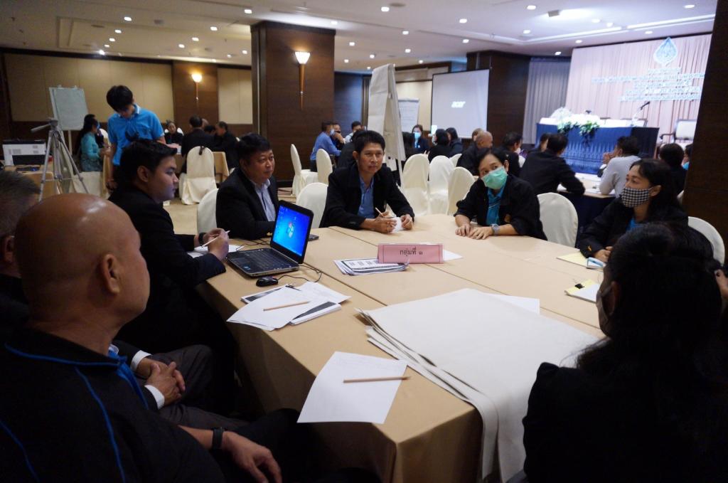 ภาพถ่าย ใช้ปุ่มลูกศร ซ้าย หรือ ขวา เลื่อนภาพถ่าย หรือปุ่มสามเหลี่ยมฉายภาพอัตโนมัติ  ถ้าต้องการบันทึกภาพ ใช้เมาส์คลิกขวาเลือกหัวข้อ  เป็นรูปภาพเป็น.. หรือ save as.. แสดงเต็มจอภาพ กุดปุ่ม F11 