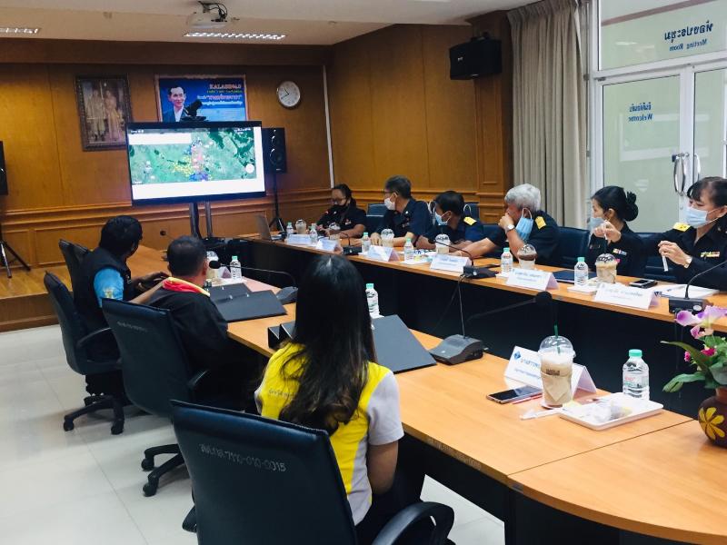 ภาพถ่าย ใช้ปุ่มลูกศร ซ้าย หรือ ขวา เลื่อนภาพถ่าย หรือปุ่มสามเหลี่ยมฉายภาพอัตโนมัติ  ถ้าต้องการบันทึกภาพ ใช้เมาส์คลิกขวาเลือกหัวข้อ  เป็นรูปภาพเป็น.. หรือ save as.. แสดงเต็มจอภาพ กุดปุ่ม F11 