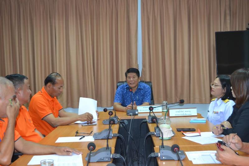 ภาพถ่าย ใช้ปุ่มลูกศร ซ้าย หรือ ขวา เลื่อนภาพถ่าย หรือปุ่มสามเหลี่ยมฉายภาพอัตโนมัติ  ถ้าต้องการบันทึกภาพ ใช้เมาส์คลิกขวาเลือกหัวข้อ  เป็นรูปภาพเป็น.. หรือ save as.. แสดงเต็มจอภาพ กุดปุ่ม F11 