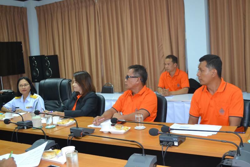 ภาพถ่าย ใช้ปุ่มลูกศร ซ้าย หรือ ขวา เลื่อนภาพถ่าย หรือปุ่มสามเหลี่ยมฉายภาพอัตโนมัติ  ถ้าต้องการบันทึกภาพ ใช้เมาส์คลิกขวาเลือกหัวข้อ  เป็นรูปภาพเป็น.. หรือ save as.. แสดงเต็มจอภาพ กุดปุ่ม F11 