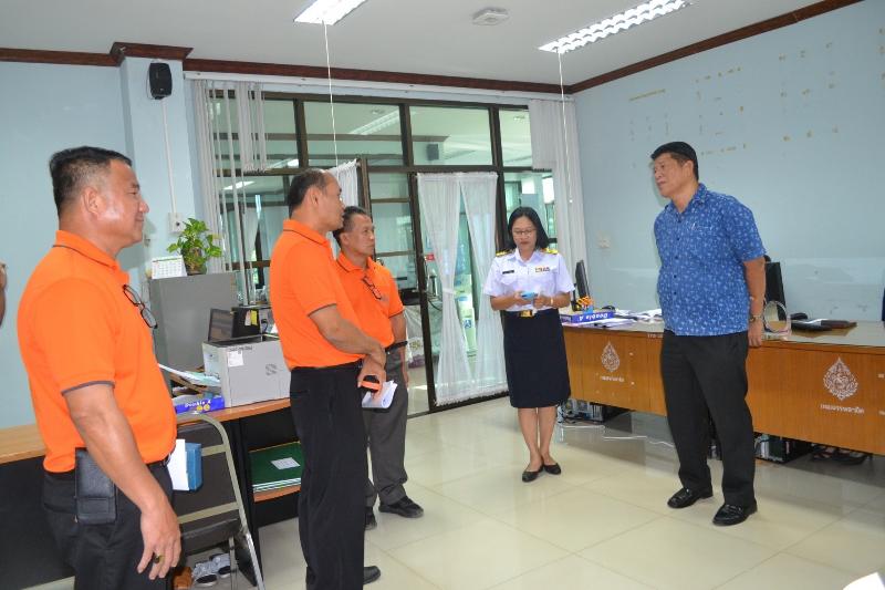 ภาพถ่าย ใช้ปุ่มลูกศร ซ้าย หรือ ขวา เลื่อนภาพถ่าย หรือปุ่มสามเหลี่ยมฉายภาพอัตโนมัติ  ถ้าต้องการบันทึกภาพ ใช้เมาส์คลิกขวาเลือกหัวข้อ  เป็นรูปภาพเป็น.. หรือ save as.. แสดงเต็มจอภาพ กุดปุ่ม F11 