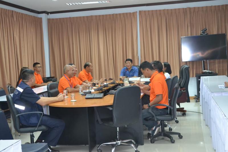 ภาพถ่าย ใช้ปุ่มลูกศร ซ้าย หรือ ขวา เลื่อนภาพถ่าย หรือปุ่มสามเหลี่ยมฉายภาพอัตโนมัติ  ถ้าต้องการบันทึกภาพ ใช้เมาส์คลิกขวาเลือกหัวข้อ  เป็นรูปภาพเป็น.. หรือ save as.. แสดงเต็มจอภาพ กุดปุ่ม F11 