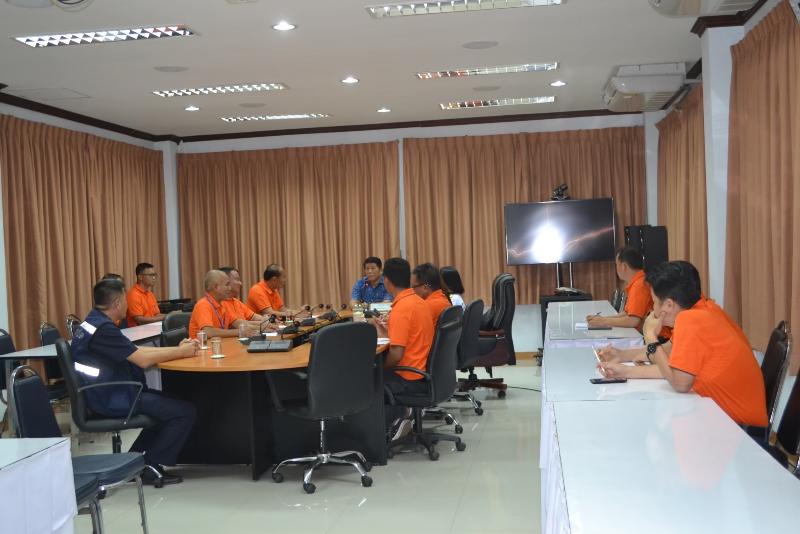 ภาพถ่าย ใช้ปุ่มลูกศร ซ้าย หรือ ขวา เลื่อนภาพถ่าย หรือปุ่มสามเหลี่ยมฉายภาพอัตโนมัติ  ถ้าต้องการบันทึกภาพ ใช้เมาส์คลิกขวาเลือกหัวข้อ  เป็นรูปภาพเป็น.. หรือ save as.. แสดงเต็มจอภาพ กุดปุ่ม F11 