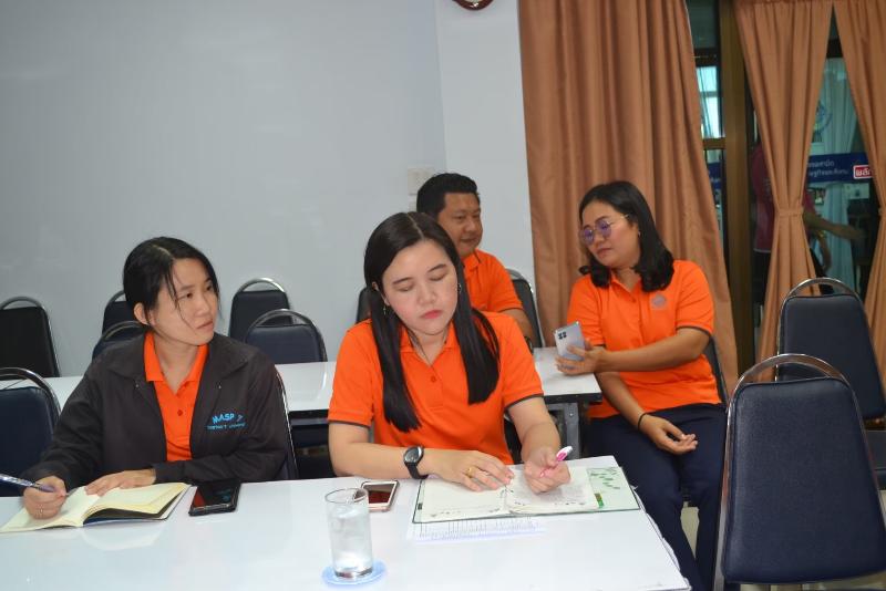 ภาพถ่าย ใช้ปุ่มลูกศร ซ้าย หรือ ขวา เลื่อนภาพถ่าย หรือปุ่มสามเหลี่ยมฉายภาพอัตโนมัติ  ถ้าต้องการบันทึกภาพ ใช้เมาส์คลิกขวาเลือกหัวข้อ  เป็นรูปภาพเป็น.. หรือ save as.. แสดงเต็มจอภาพ กุดปุ่ม F11 