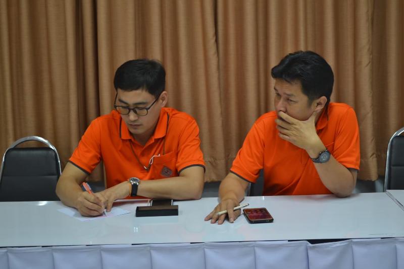 ภาพถ่าย ใช้ปุ่มลูกศร ซ้าย หรือ ขวา เลื่อนภาพถ่าย หรือปุ่มสามเหลี่ยมฉายภาพอัตโนมัติ  ถ้าต้องการบันทึกภาพ ใช้เมาส์คลิกขวาเลือกหัวข้อ  เป็นรูปภาพเป็น.. หรือ save as.. แสดงเต็มจอภาพ กุดปุ่ม F11 