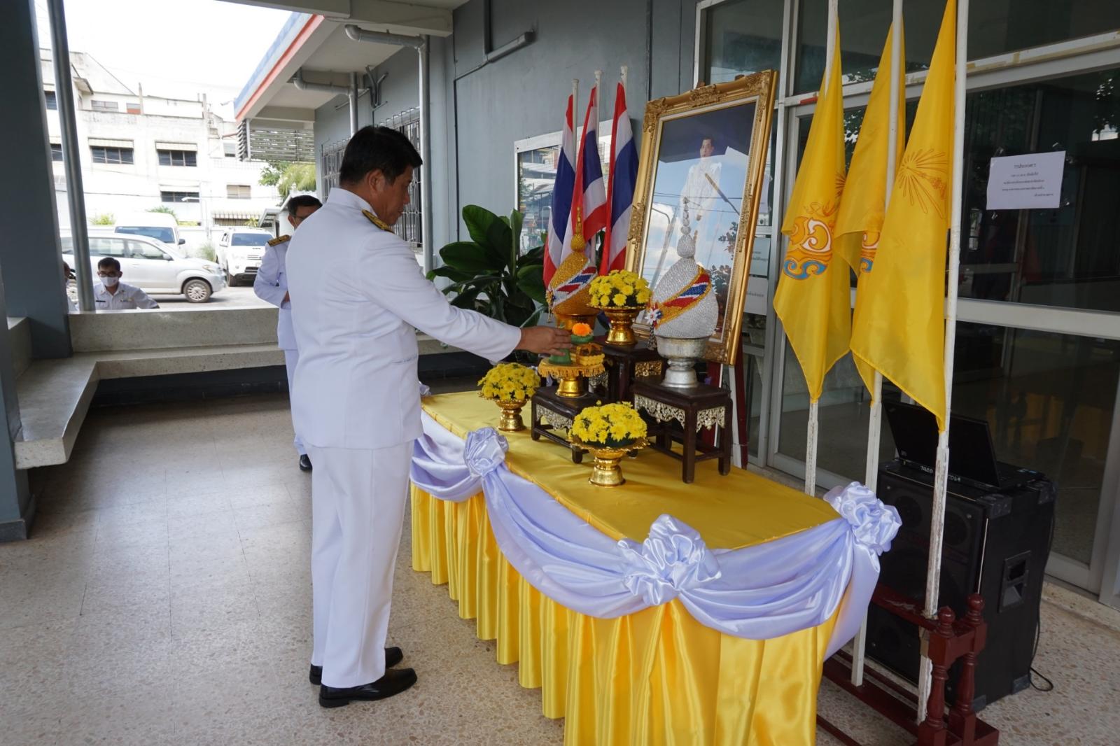 ภาพถ่าย ใช้ปุ่มลูกศร ซ้าย หรือ ขวา เลื่อนภาพถ่าย หรือปุ่มสามเหลี่ยมฉายภาพอัตโนมัติ  ถ้าต้องการบันทึกภาพ ใช้เมาส์คลิกขวาเลือกหัวข้อ  เป็นรูปภาพเป็น.. หรือ save as.. แสดงเต็มจอภาพ กุดปุ่ม F11 