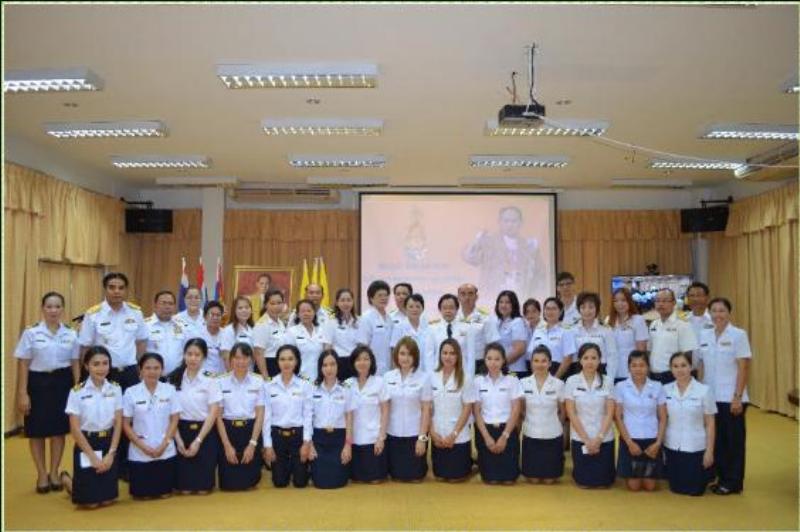 ภาพถ่าย ใช้ปุ่มลูกศร ซ้าย หรือ ขวา เลื่อนภาพถ่าย หรือปุ่มสามเหลี่ยมฉายภาพอัตโนมัติ  ถ้าต้องการบันทึกภาพ ใช้เมาส์คลิกขวาเลือกหัวข้อ  เป็นรูปภาพเป็น.. หรือ save as.. แสดงเต็มจอภาพ กุดปุ่ม F11 