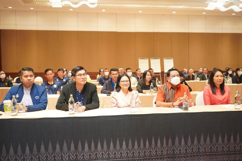 ภาพถ่าย ใช้ปุ่มลูกศร ซ้าย หรือ ขวา เลื่อนภาพถ่าย หรือปุ่มสามเหลี่ยมฉายภาพอัตโนมัติ  ถ้าต้องการบันทึกภาพ ใช้เมาส์คลิกขวาเลือกหัวข้อ  เป็นรูปภาพเป็น.. หรือ save as.. แสดงเต็มจอภาพ กุดปุ่ม F11 