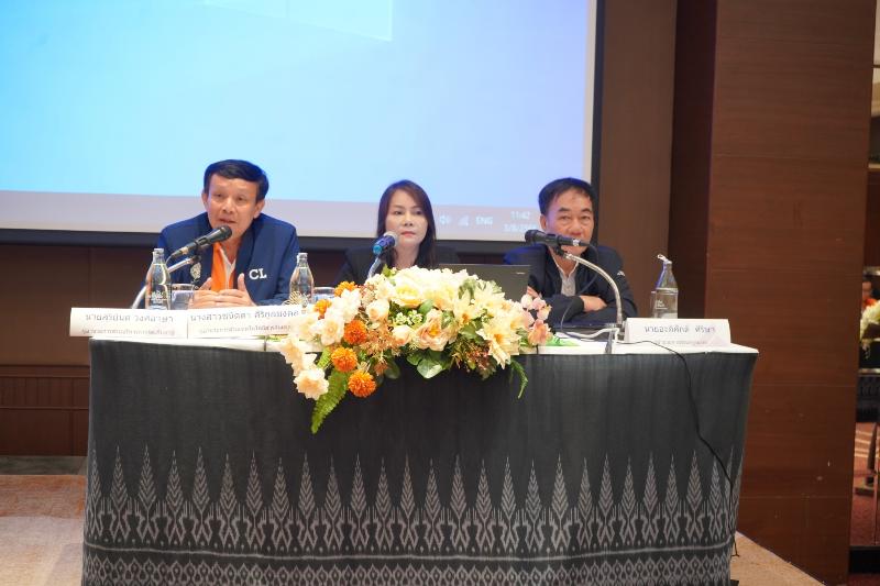 ภาพถ่าย ใช้ปุ่มลูกศร ซ้าย หรือ ขวา เลื่อนภาพถ่าย หรือปุ่มสามเหลี่ยมฉายภาพอัตโนมัติ  ถ้าต้องการบันทึกภาพ ใช้เมาส์คลิกขวาเลือกหัวข้อ  เป็นรูปภาพเป็น.. หรือ save as.. แสดงเต็มจอภาพ กุดปุ่ม F11 