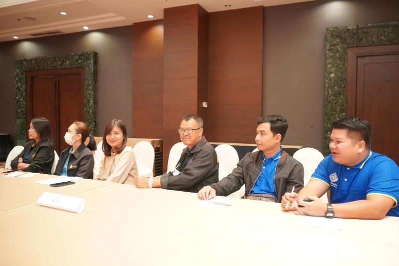 ภาพถ่าย ใช้ปุ่มลูกศร ซ้าย หรือ ขวา เลื่อนภาพถ่าย หรือปุ่มสามเหลี่ยมฉายภาพอัตโนมัติ  ถ้าต้องการบันทึกภาพ ใช้เมาส์คลิกขวาเลือกหัวข้อ  เป็นรูปภาพเป็น.. หรือ save as.. แสดงเต็มจอภาพ กุดปุ่ม F11 