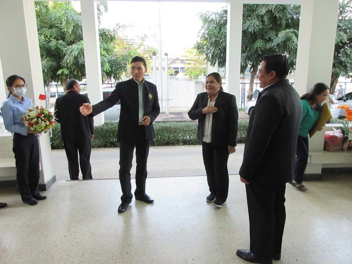 ภาพถ่าย ใช้ปุ่มลูกศร ซ้าย หรือ ขวา เลื่อนภาพถ่าย หรือปุ่มสามเหลี่ยมฉายภาพอัตโนมัติ  ถ้าต้องการบันทึกภาพ ใช้เมาส์คลิกขวาเลือกหัวข้อ  เป็นรูปภาพเป็น.. หรือ save as.. แสดงเต็มจอภาพ กุดปุ่ม F11 