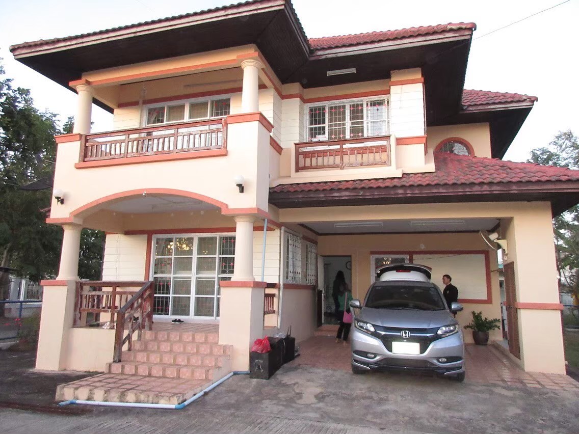 ภาพถ่าย ใช้ปุ่มลูกศร ซ้าย หรือ ขวา เลื่อนภาพถ่าย หรือปุ่มสามเหลี่ยมฉายภาพอัตโนมัติ  ถ้าต้องการบันทึกภาพ ใช้เมาส์คลิกขวาเลือกหัวข้อ  เป็นรูปภาพเป็น.. หรือ save as.. แสดงเต็มจอภาพ กุดปุ่ม F11 