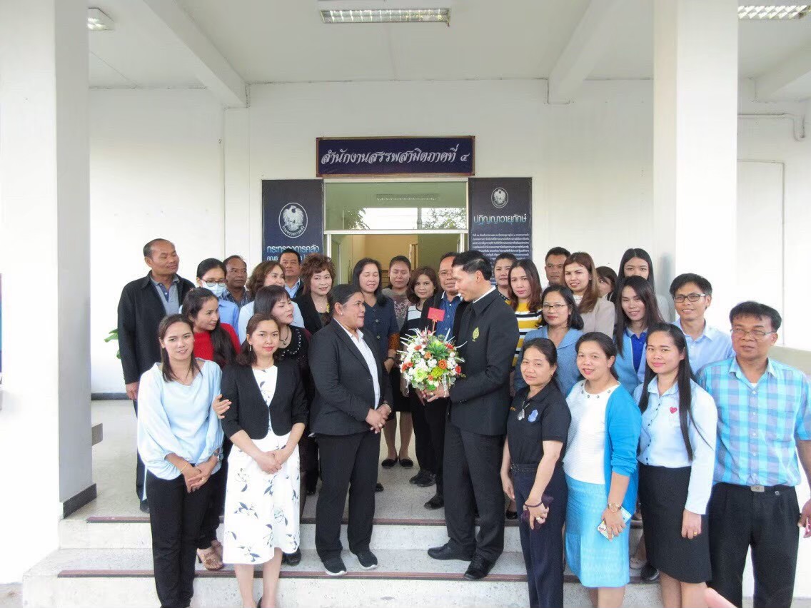 ภาพถ่าย ใช้ปุ่มลูกศร ซ้าย หรือ ขวา เลื่อนภาพถ่าย หรือปุ่มสามเหลี่ยมฉายภาพอัตโนมัติ  ถ้าต้องการบันทึกภาพ ใช้เมาส์คลิกขวาเลือกหัวข้อ  เป็นรูปภาพเป็น.. หรือ save as.. แสดงเต็มจอภาพ กุดปุ่ม F11 