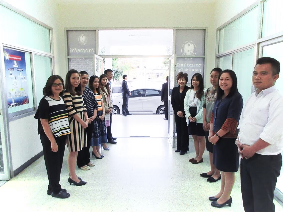 ภาพถ่าย ใช้ปุ่มลูกศร ซ้าย หรือ ขวา เลื่อนภาพถ่าย หรือปุ่มสามเหลี่ยมฉายภาพอัตโนมัติ  ถ้าต้องการบันทึกภาพ ใช้เมาส์คลิกขวาเลือกหัวข้อ  เป็นรูปภาพเป็น.. หรือ save as.. แสดงเต็มจอภาพ กุดปุ่ม F11 