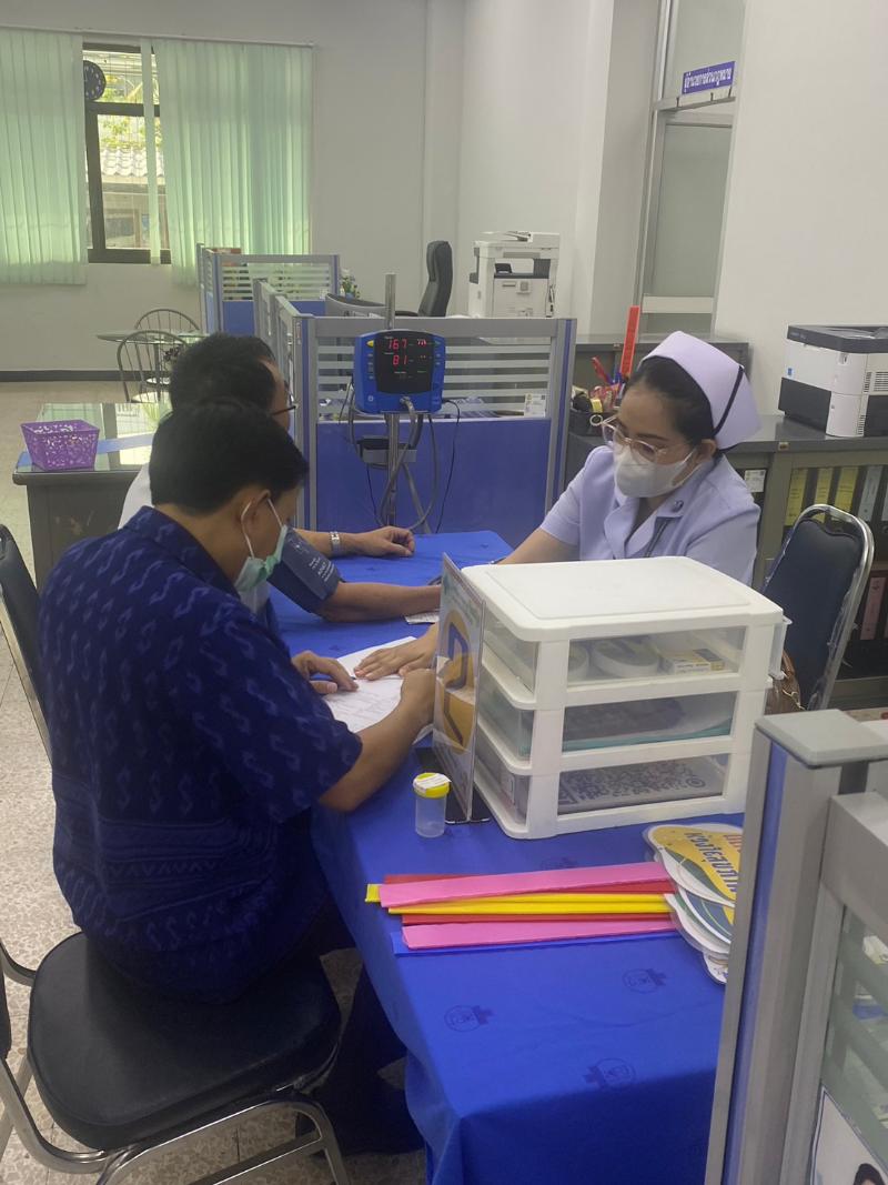 ภาพถ่าย ใช้ปุ่มลูกศร ซ้าย หรือ ขวา เลื่อนภาพถ่าย หรือปุ่มสามเหลี่ยมฉายภาพอัตโนมัติ  ถ้าต้องการบันทึกภาพ ใช้เมาส์คลิกขวาเลือกหัวข้อ  เป็นรูปภาพเป็น.. หรือ save as.. แสดงเต็มจอภาพ กุดปุ่ม F11 