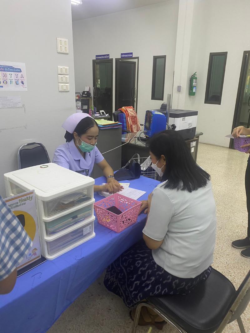 ภาพถ่าย ใช้ปุ่มลูกศร ซ้าย หรือ ขวา เลื่อนภาพถ่าย หรือปุ่มสามเหลี่ยมฉายภาพอัตโนมัติ  ถ้าต้องการบันทึกภาพ ใช้เมาส์คลิกขวาเลือกหัวข้อ  เป็นรูปภาพเป็น.. หรือ save as.. แสดงเต็มจอภาพ กุดปุ่ม F11 