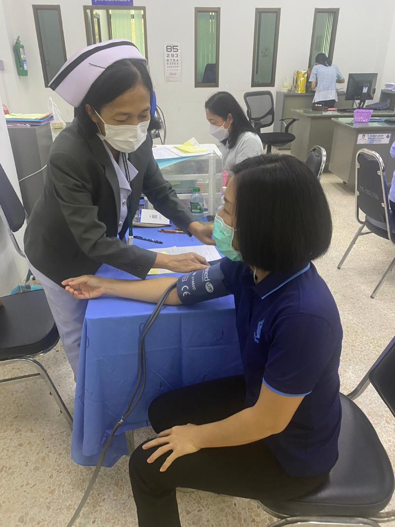 ภาพถ่าย ใช้ปุ่มลูกศร ซ้าย หรือ ขวา เลื่อนภาพถ่าย หรือปุ่มสามเหลี่ยมฉายภาพอัตโนมัติ  ถ้าต้องการบันทึกภาพ ใช้เมาส์คลิกขวาเลือกหัวข้อ  เป็นรูปภาพเป็น.. หรือ save as.. แสดงเต็มจอภาพ กุดปุ่ม F11 