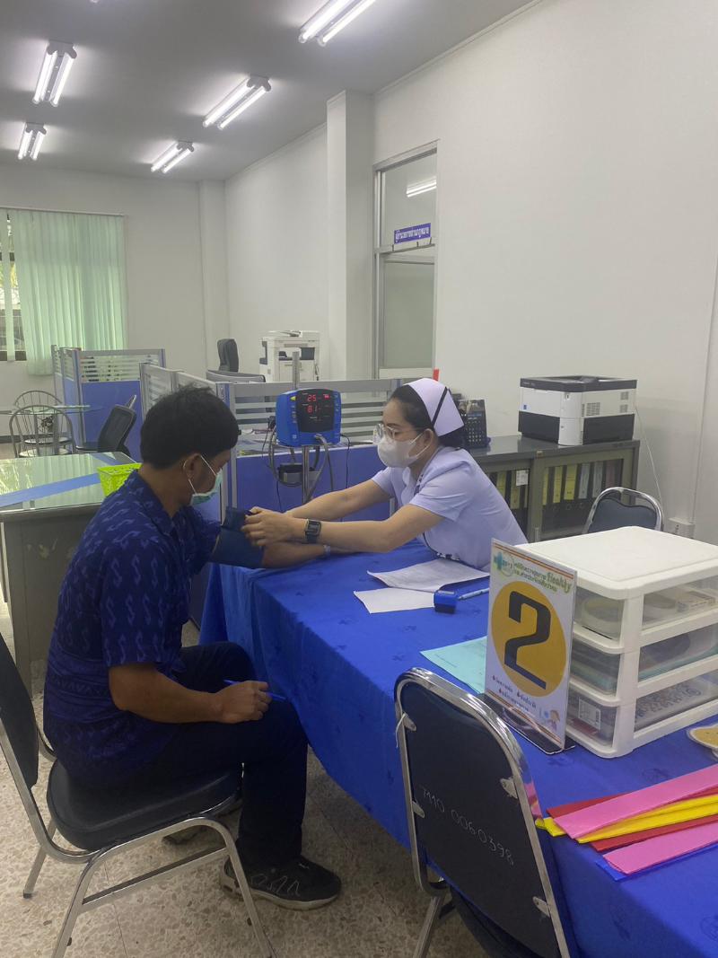 ภาพถ่าย ใช้ปุ่มลูกศร ซ้าย หรือ ขวา เลื่อนภาพถ่าย หรือปุ่มสามเหลี่ยมฉายภาพอัตโนมัติ  ถ้าต้องการบันทึกภาพ ใช้เมาส์คลิกขวาเลือกหัวข้อ  เป็นรูปภาพเป็น.. หรือ save as.. แสดงเต็มจอภาพ กุดปุ่ม F11 