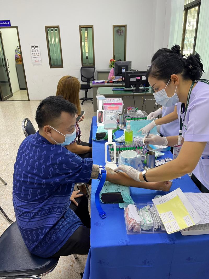 ภาพถ่าย ใช้ปุ่มลูกศร ซ้าย หรือ ขวา เลื่อนภาพถ่าย หรือปุ่มสามเหลี่ยมฉายภาพอัตโนมัติ  ถ้าต้องการบันทึกภาพ ใช้เมาส์คลิกขวาเลือกหัวข้อ  เป็นรูปภาพเป็น.. หรือ save as.. แสดงเต็มจอภาพ กุดปุ่ม F11 