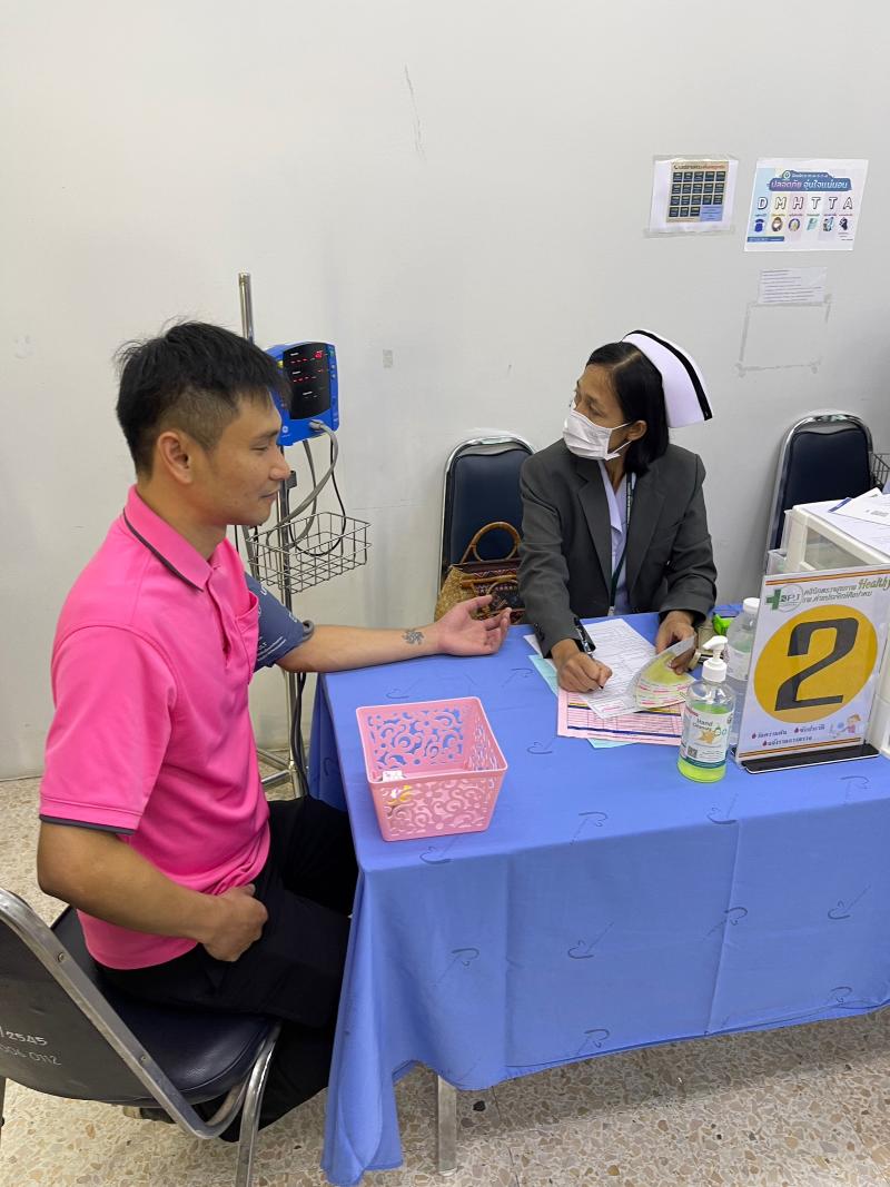 ภาพถ่าย ใช้ปุ่มลูกศร ซ้าย หรือ ขวา เลื่อนภาพถ่าย หรือปุ่มสามเหลี่ยมฉายภาพอัตโนมัติ  ถ้าต้องการบันทึกภาพ ใช้เมาส์คลิกขวาเลือกหัวข้อ  เป็นรูปภาพเป็น.. หรือ save as.. แสดงเต็มจอภาพ กุดปุ่ม F11 