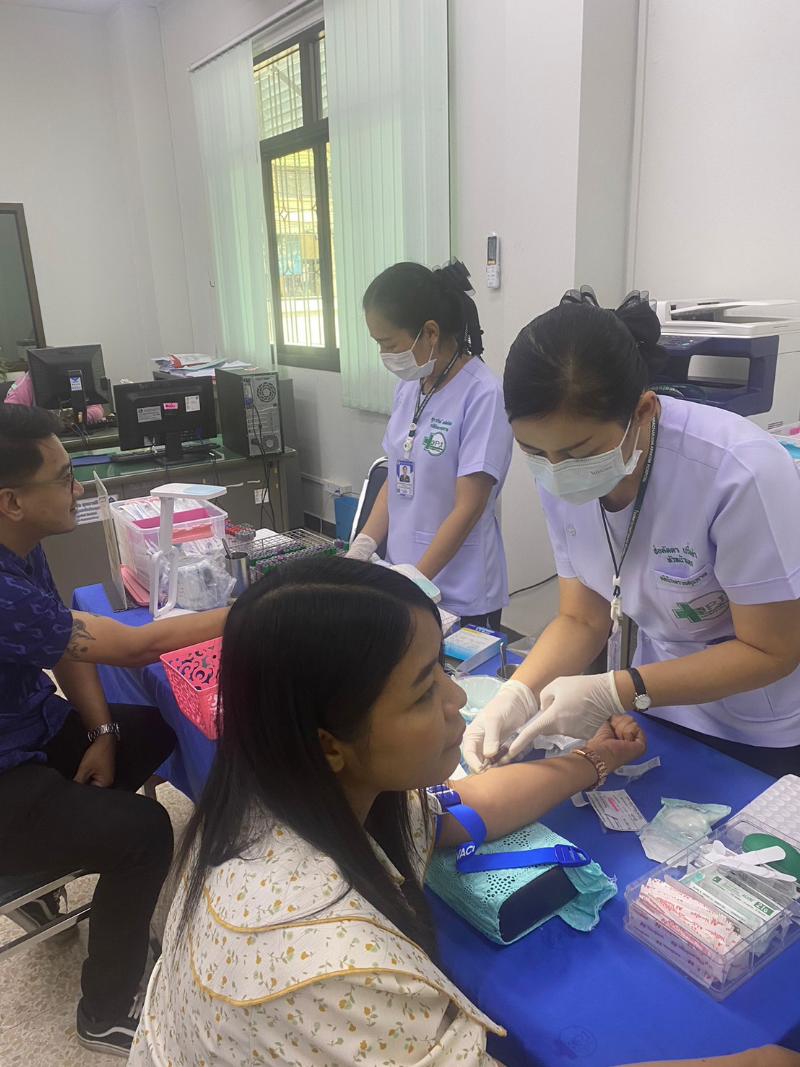 ภาพถ่าย ใช้ปุ่มลูกศร ซ้าย หรือ ขวา เลื่อนภาพถ่าย หรือปุ่มสามเหลี่ยมฉายภาพอัตโนมัติ  ถ้าต้องการบันทึกภาพ ใช้เมาส์คลิกขวาเลือกหัวข้อ  เป็นรูปภาพเป็น.. หรือ save as.. แสดงเต็มจอภาพ กุดปุ่ม F11 