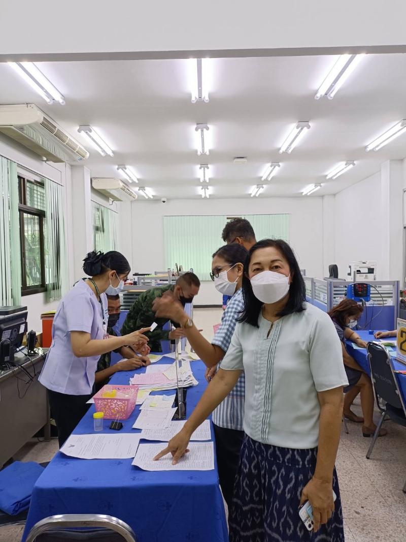 ภาพถ่าย ใช้ปุ่มลูกศร ซ้าย หรือ ขวา เลื่อนภาพถ่าย หรือปุ่มสามเหลี่ยมฉายภาพอัตโนมัติ  ถ้าต้องการบันทึกภาพ ใช้เมาส์คลิกขวาเลือกหัวข้อ  เป็นรูปภาพเป็น.. หรือ save as.. แสดงเต็มจอภาพ กุดปุ่ม F11 