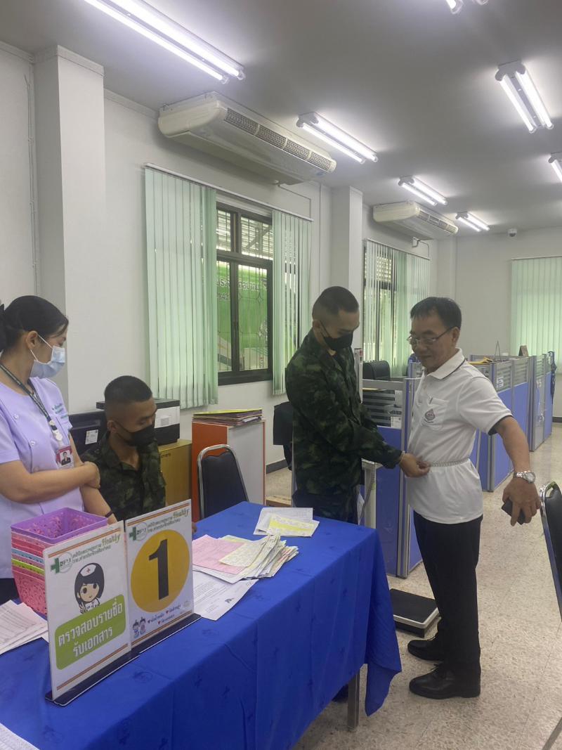 ภาพถ่าย ใช้ปุ่มลูกศร ซ้าย หรือ ขวา เลื่อนภาพถ่าย หรือปุ่มสามเหลี่ยมฉายภาพอัตโนมัติ  ถ้าต้องการบันทึกภาพ ใช้เมาส์คลิกขวาเลือกหัวข้อ  เป็นรูปภาพเป็น.. หรือ save as.. แสดงเต็มจอภาพ กุดปุ่ม F11 