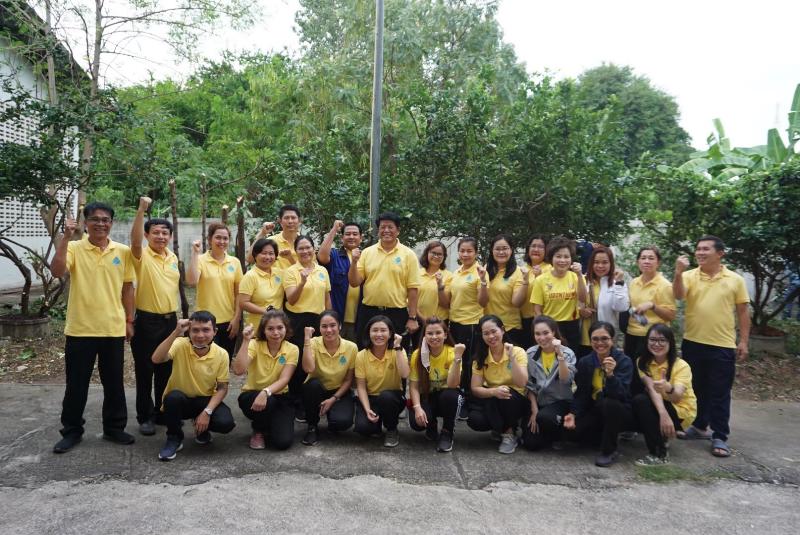 ภาพถ่าย ใช้ปุ่มลูกศร ซ้าย หรือ ขวา เลื่อนภาพถ่าย หรือปุ่มสามเหลี่ยมฉายภาพอัตโนมัติ  ถ้าต้องการบันทึกภาพ ใช้เมาส์คลิกขวาเลือกหัวข้อ  เป็นรูปภาพเป็น.. หรือ save as.. แสดงเต็มจอภาพ กุดปุ่ม F11 