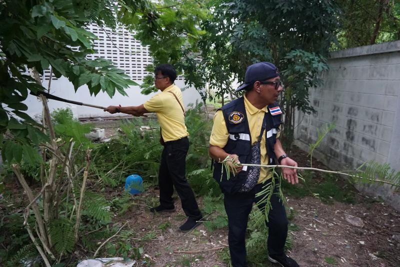 ภาพถ่าย ใช้ปุ่มลูกศร ซ้าย หรือ ขวา เลื่อนภาพถ่าย หรือปุ่มสามเหลี่ยมฉายภาพอัตโนมัติ  ถ้าต้องการบันทึกภาพ ใช้เมาส์คลิกขวาเลือกหัวข้อ  เป็นรูปภาพเป็น.. หรือ save as.. แสดงเต็มจอภาพ กุดปุ่ม F11 