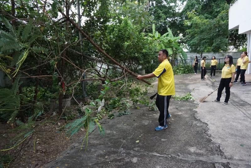 ภาพถ่าย ใช้ปุ่มลูกศร ซ้าย หรือ ขวา เลื่อนภาพถ่าย หรือปุ่มสามเหลี่ยมฉายภาพอัตโนมัติ  ถ้าต้องการบันทึกภาพ ใช้เมาส์คลิกขวาเลือกหัวข้อ  เป็นรูปภาพเป็น.. หรือ save as.. แสดงเต็มจอภาพ กุดปุ่ม F11 