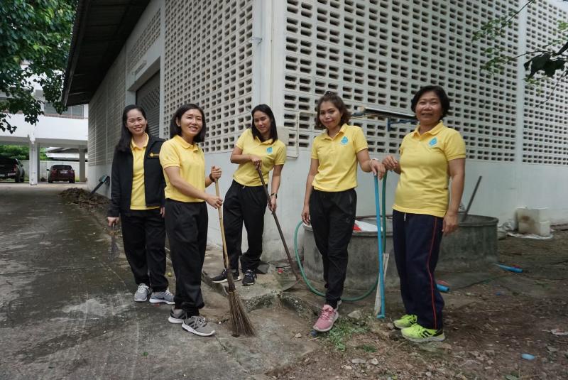 ภาพถ่าย ใช้ปุ่มลูกศร ซ้าย หรือ ขวา เลื่อนภาพถ่าย หรือปุ่มสามเหลี่ยมฉายภาพอัตโนมัติ  ถ้าต้องการบันทึกภาพ ใช้เมาส์คลิกขวาเลือกหัวข้อ  เป็นรูปภาพเป็น.. หรือ save as.. แสดงเต็มจอภาพ กุดปุ่ม F11 