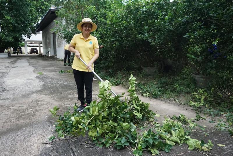 ภาพถ่าย ใช้ปุ่มลูกศร ซ้าย หรือ ขวา เลื่อนภาพถ่าย หรือปุ่มสามเหลี่ยมฉายภาพอัตโนมัติ  ถ้าต้องการบันทึกภาพ ใช้เมาส์คลิกขวาเลือกหัวข้อ  เป็นรูปภาพเป็น.. หรือ save as.. แสดงเต็มจอภาพ กุดปุ่ม F11 