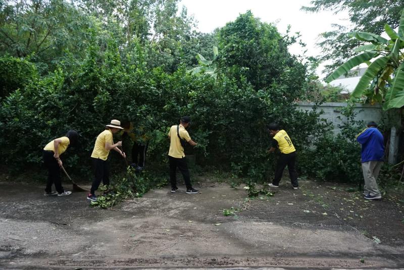 ภาพถ่าย ใช้ปุ่มลูกศร ซ้าย หรือ ขวา เลื่อนภาพถ่าย หรือปุ่มสามเหลี่ยมฉายภาพอัตโนมัติ  ถ้าต้องการบันทึกภาพ ใช้เมาส์คลิกขวาเลือกหัวข้อ  เป็นรูปภาพเป็น.. หรือ save as.. แสดงเต็มจอภาพ กุดปุ่ม F11 