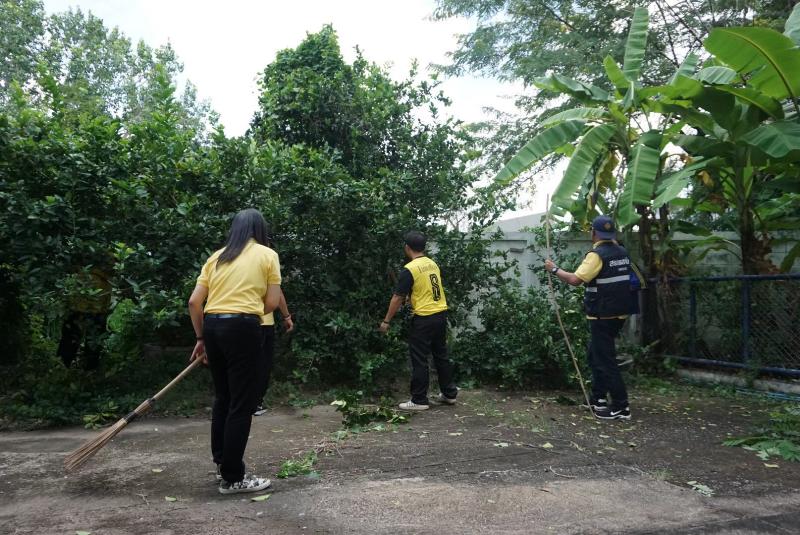 ภาพถ่าย ใช้ปุ่มลูกศร ซ้าย หรือ ขวา เลื่อนภาพถ่าย หรือปุ่มสามเหลี่ยมฉายภาพอัตโนมัติ  ถ้าต้องการบันทึกภาพ ใช้เมาส์คลิกขวาเลือกหัวข้อ  เป็นรูปภาพเป็น.. หรือ save as.. แสดงเต็มจอภาพ กุดปุ่ม F11 