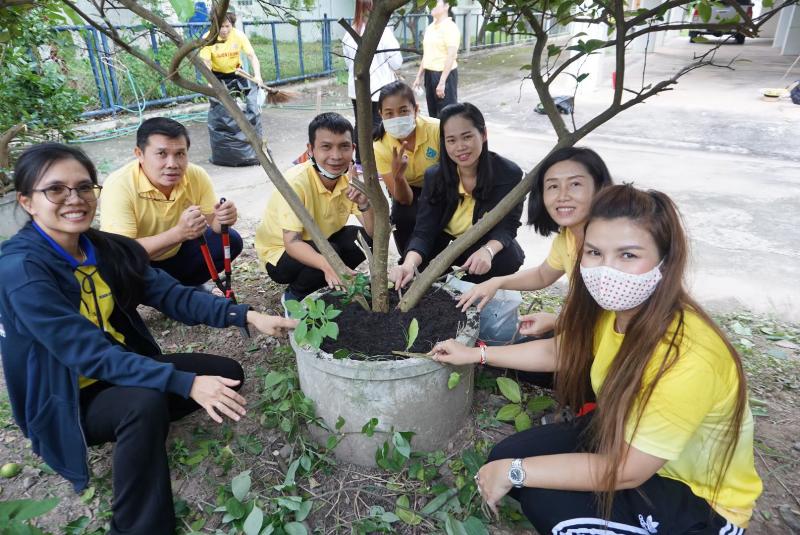 ภาพถ่าย ใช้ปุ่มลูกศร ซ้าย หรือ ขวา เลื่อนภาพถ่าย หรือปุ่มสามเหลี่ยมฉายภาพอัตโนมัติ  ถ้าต้องการบันทึกภาพ ใช้เมาส์คลิกขวาเลือกหัวข้อ  เป็นรูปภาพเป็น.. หรือ save as.. แสดงเต็มจอภาพ กุดปุ่ม F11 