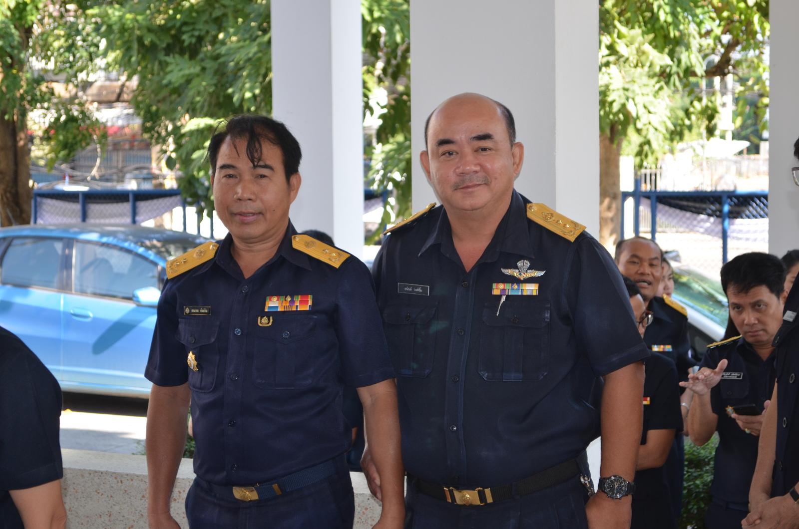 ภาพถ่าย ใช้ปุ่มลูกศร ซ้าย หรือ ขวา เลื่อนภาพถ่าย หรือปุ่มสามเหลี่ยมฉายภาพอัตโนมัติ  ถ้าต้องการบันทึกภาพ ใช้เมาส์คลิกขวาเลือกหัวข้อ  เป็นรูปภาพเป็น.. หรือ save as.. แสดงเต็มจอภาพ กุดปุ่ม F11 