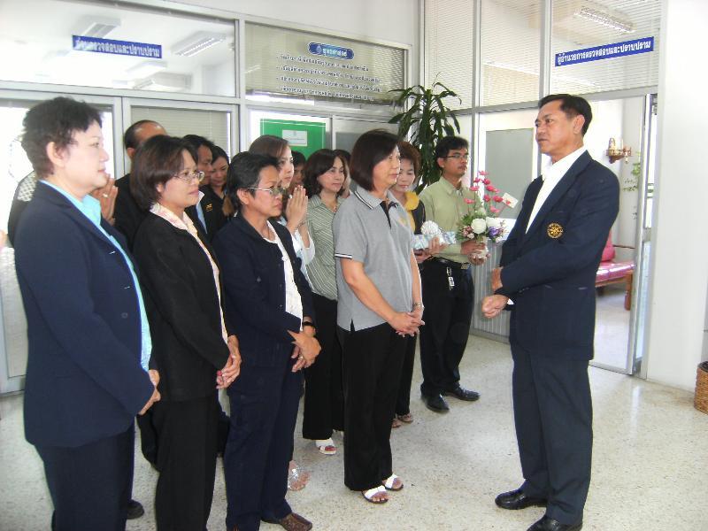 ภาพถ่าย ใช้ปุ่มลูกศร ซ้าย หรือ ขวา เลื่อนภาพถ่าย หรือปุ่มสามเหลี่ยมฉายภาพอัตโนมัติ  ถ้าต้องการบันทึกภาพ ใช้เมาส์คลิกขวาเลือกหัวข้อ  เป็นรูปภาพเป็น.. หรือ save as.. แสดงเต็มจอภาพ กุดปุ่ม F11 