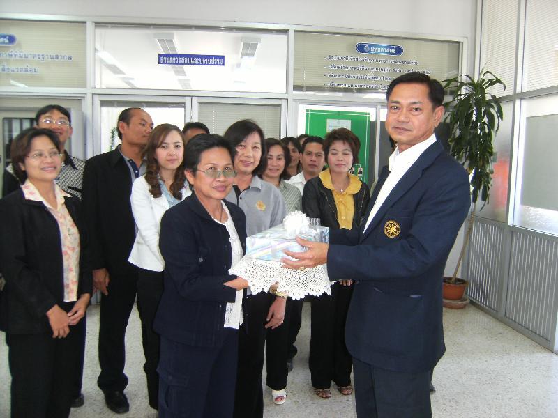 ภาพถ่าย ใช้ปุ่มลูกศร ซ้าย หรือ ขวา เลื่อนภาพถ่าย หรือปุ่มสามเหลี่ยมฉายภาพอัตโนมัติ  ถ้าต้องการบันทึกภาพ ใช้เมาส์คลิกขวาเลือกหัวข้อ  เป็นรูปภาพเป็น.. หรือ save as.. แสดงเต็มจอภาพ กุดปุ่ม F11 