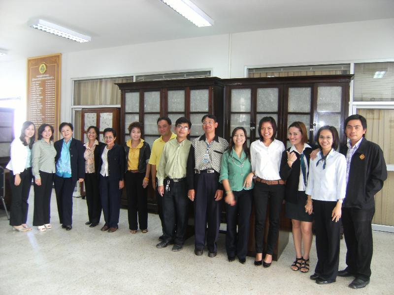 ภาพถ่าย ใช้ปุ่มลูกศร ซ้าย หรือ ขวา เลื่อนภาพถ่าย หรือปุ่มสามเหลี่ยมฉายภาพอัตโนมัติ  ถ้าต้องการบันทึกภาพ ใช้เมาส์คลิกขวาเลือกหัวข้อ  เป็นรูปภาพเป็น.. หรือ save as.. แสดงเต็มจอภาพ กุดปุ่ม F11 