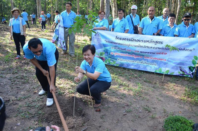 ภาพถ่าย ใช้ปุ่มลูกศร ซ้าย หรือ ขวา เลื่อนภาพถ่าย หรือปุ่มสามเหลี่ยมฉายภาพอัตโนมัติ  ถ้าต้องการบันทึกภาพ ใช้เมาส์คลิกขวาเลือกหัวข้อ  เป็นรูปภาพเป็น.. หรือ save as.. แสดงเต็มจอภาพ กุดปุ่ม F11 