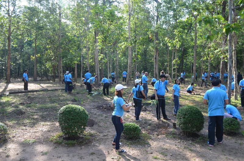 ภาพถ่าย ใช้ปุ่มลูกศร ซ้าย หรือ ขวา เลื่อนภาพถ่าย หรือปุ่มสามเหลี่ยมฉายภาพอัตโนมัติ  ถ้าต้องการบันทึกภาพ ใช้เมาส์คลิกขวาเลือกหัวข้อ  เป็นรูปภาพเป็น.. หรือ save as.. แสดงเต็มจอภาพ กุดปุ่ม F11 
